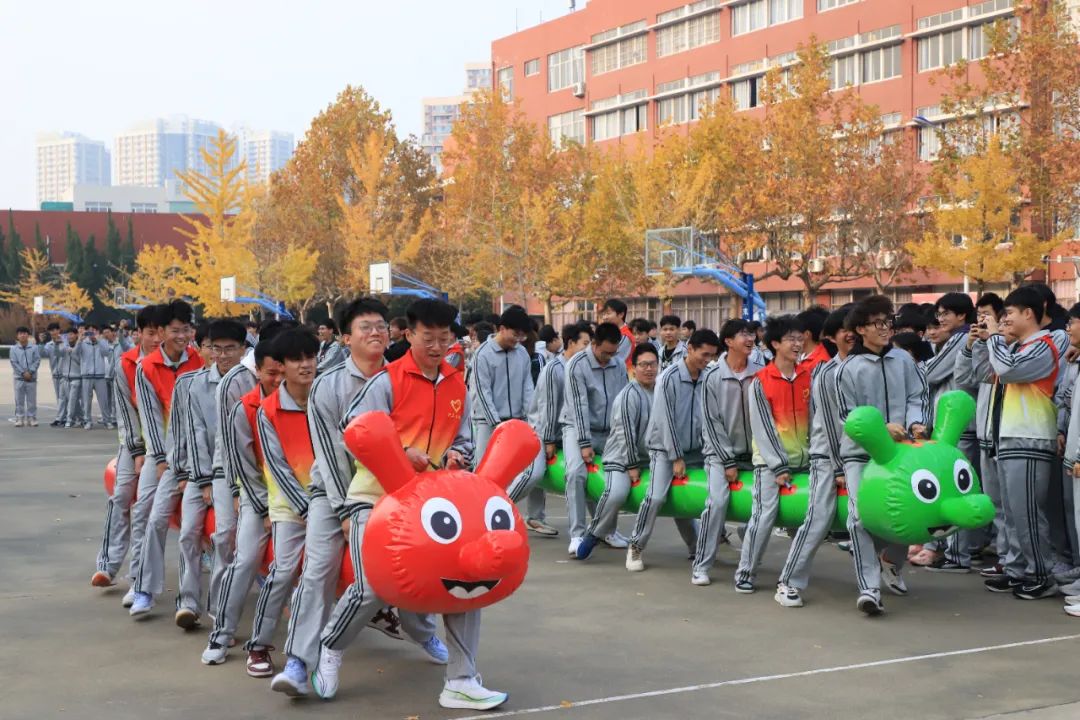 2023.11.22汽车工程系举行“与心灵相约，与健康同行”心理趣味运动会 (1).jpg